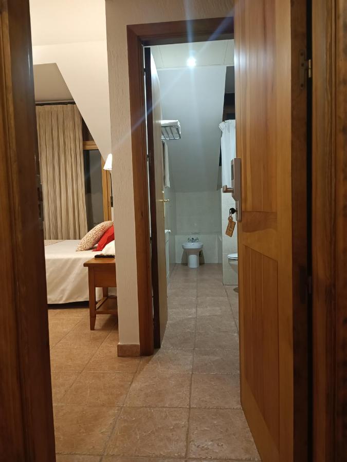 Hostal Decerca Prádena Стая снимка